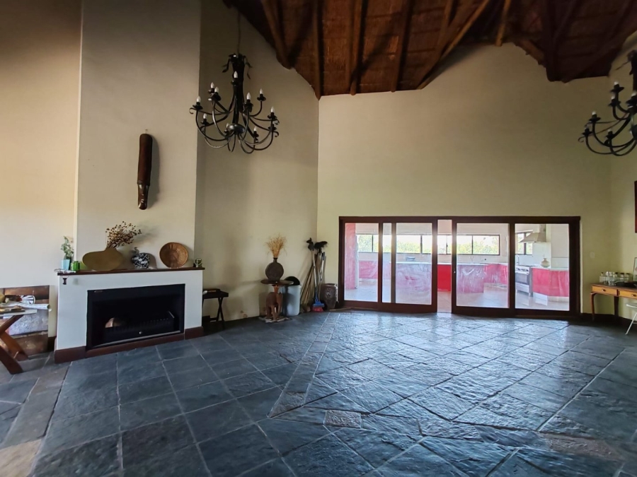 5 Bedroom Property for Sale in Boschenvaal River Front Lodges Free State